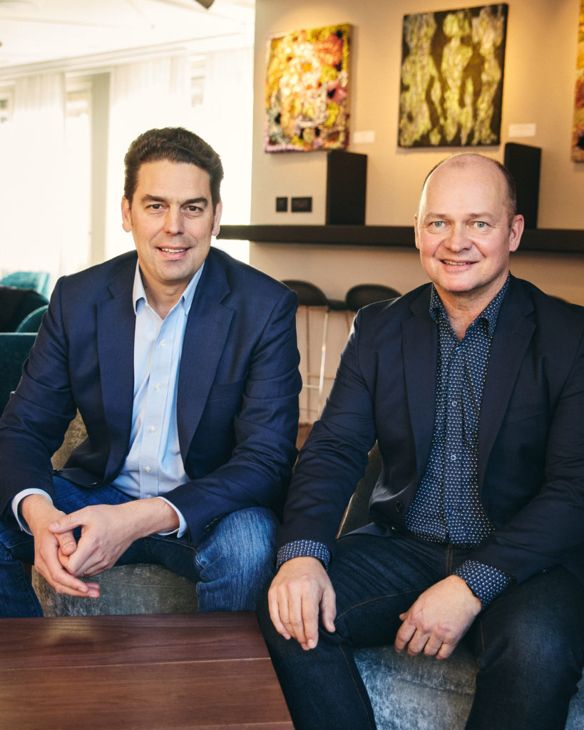 Tokenization Picks Up Steam With On-Chain Tesla and Apple Shares - 