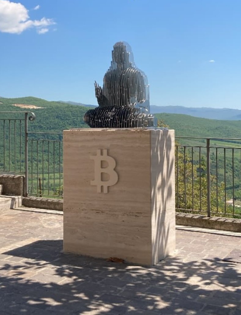 New Statue of Bitcoin Creator Satoshi Nakamoto Unveiled in Fornelli, Italy,  Municipality Funded with 24 Merchants Accepting Bitcoin - 